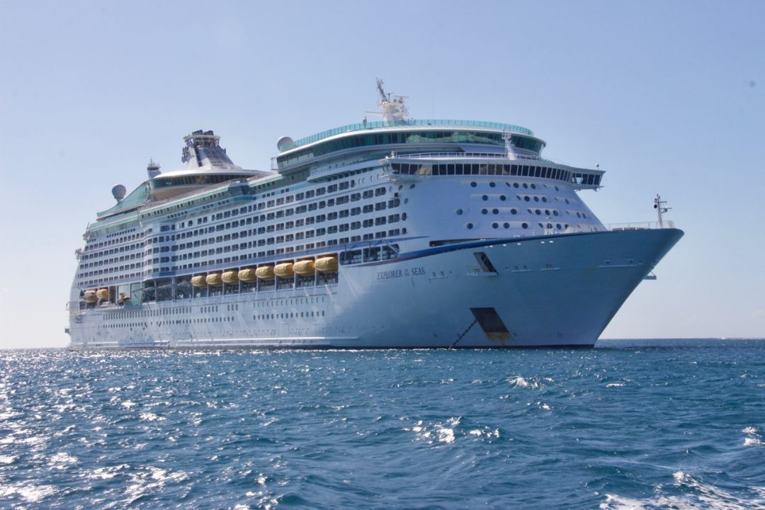 cruise ship meaning in spanish